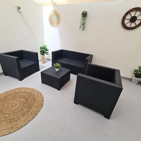 Beautiful Apartment With Patio 또레비에하 외부 사진