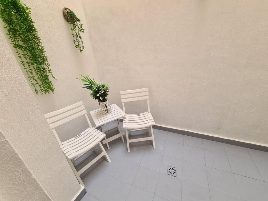 Beautiful Apartment With Patio 또레비에하 외부 사진