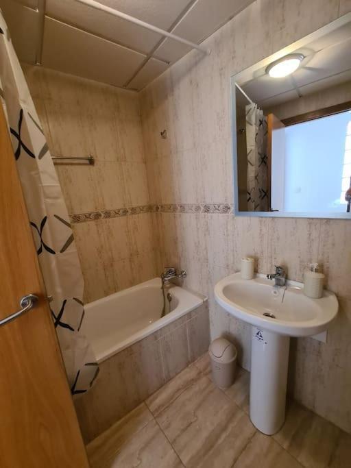 Beautiful Apartment With Patio 또레비에하 외부 사진
