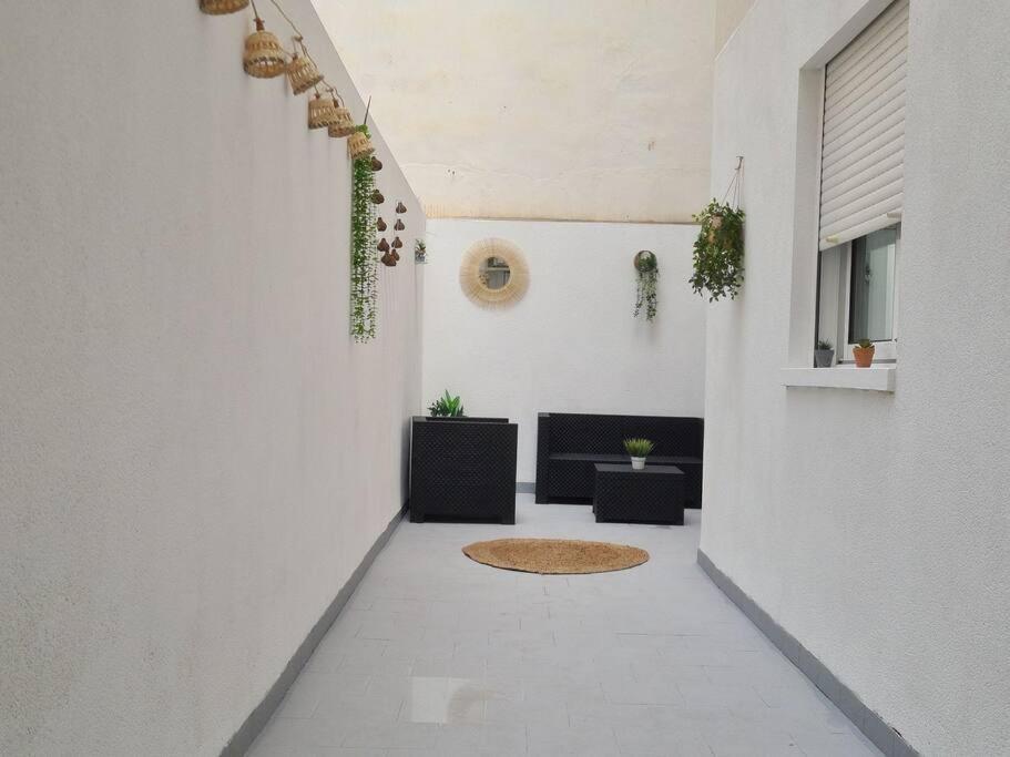 Beautiful Apartment With Patio 또레비에하 외부 사진